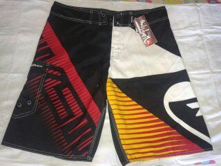 Bermudas Quiksilver Tamanho 46
